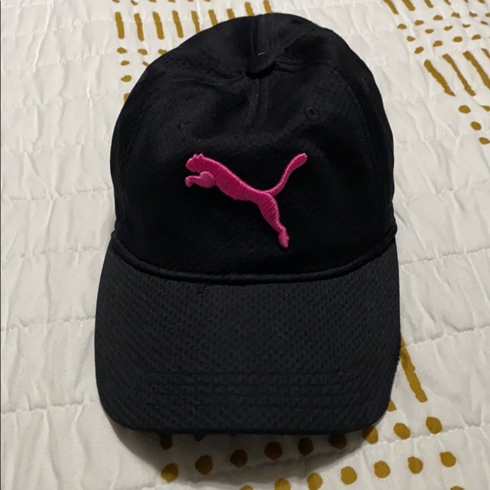 Pumas hat